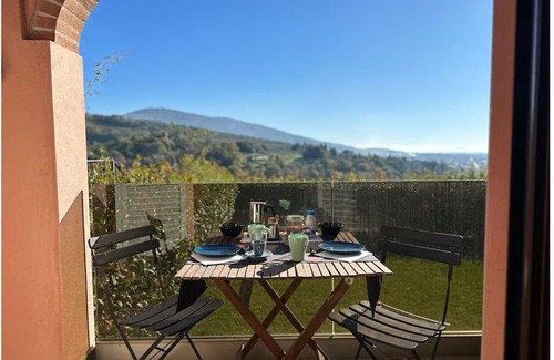 Pieve al Bagnoro House | An oasis of peace and warmth of home, amidst thoughtful design and views toward the hills.