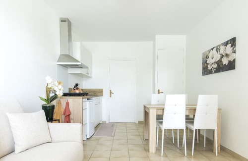Jarnac Apartment | Apartment-Apartment-Ensuite with Shower-River view