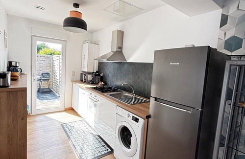 Valambray House | Côte de Nacre Cottage – Private Jacuzzi & Country Charm in Normandy