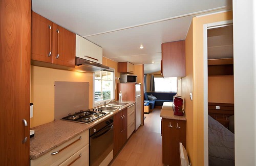 Neuville-de-Poitou House | Mobile Home '4p Near Futuroscope' with Wi-Fi and Air Conditioning