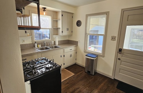 Warren House | Cozy home away from home,great for traveling professionals and short term guests