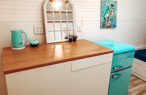 Fruitville Cabin | Gypsy Mermaid Caravan Tiny House Glamping!