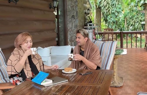 Tagaytay Cabin | Luntian log cabin with WiFi, AC in superb Tagaytay City