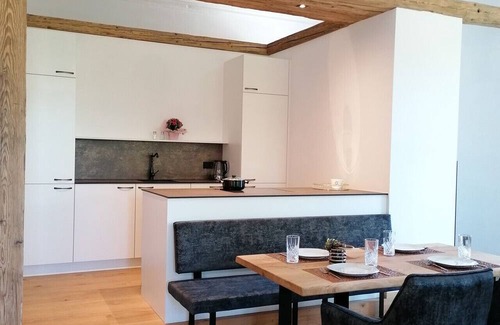 Aurolzmunster Apartment | Elegant Versailles Stay for 3 |Breakfast Included