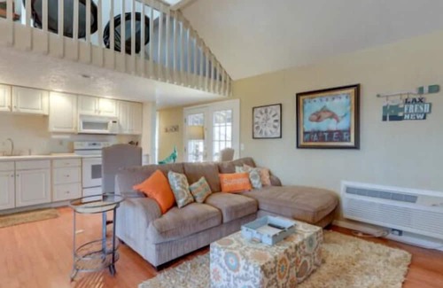 Osage Beach House | Margaritaville 3BR/3BA-Pool, Golfcourse, Resort-Sleeps 10PP