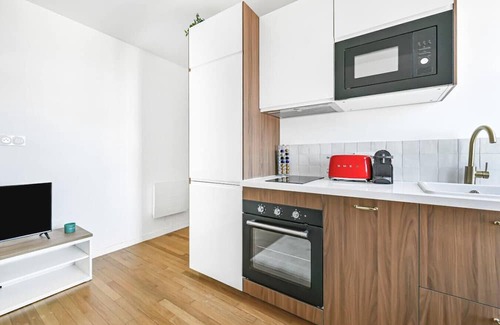 Centre Apartment | Magnificent renovated apartment La Défense Paris Gare