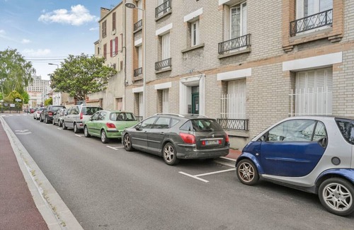 Centre Apartment | Magnificent renovated apartment La Défense Paris Gare