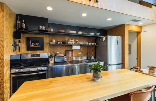 Santa Fe House | Sunny Open Home by Cafecito in Baca Railyard