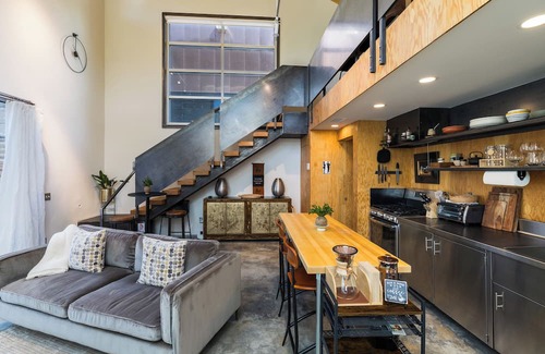 Santa Fe House | Sunny Open Home by Cafecito in Baca Railyard