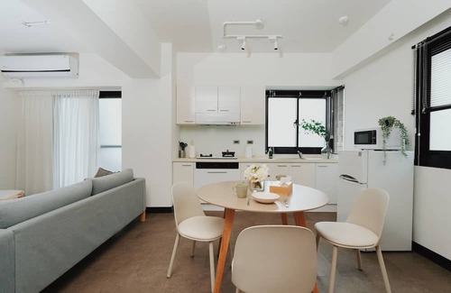 Zhongshan Apartment | Charming 1-bedroom apartment in fabulous Taipei City with AC, WiFi