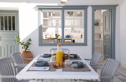 idhra House | Elegant Hydra Getaway