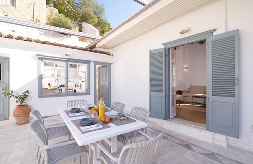 idhra House | Elegant Hydra Getaway