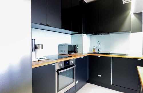 Punavuori Apartment | Vibrant Helsinki Stay | 5 Min to Design District