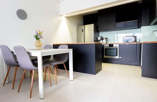 Punavuori Apartment | Vibrant Helsinki Stay | 5 Min to Design District