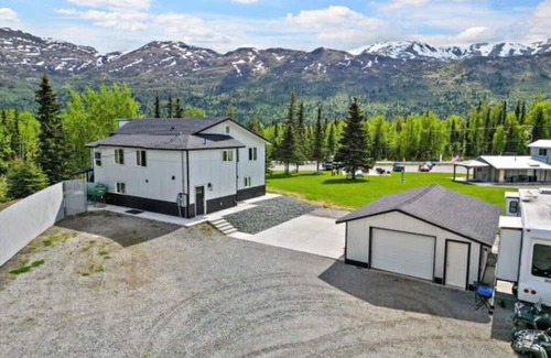 Chugiak RV Rental | Twin Peaks RV Site1 w Elec/Sewer