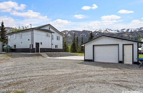 Chugiak RV Rental | Twin Peaks RV Site1 w Elec/Sewer