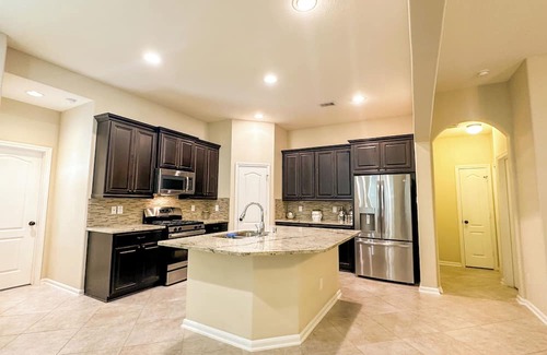 Cypress House | Modern Texas Retreat in Towne Lake – Stylish Comfort & Prime Location!