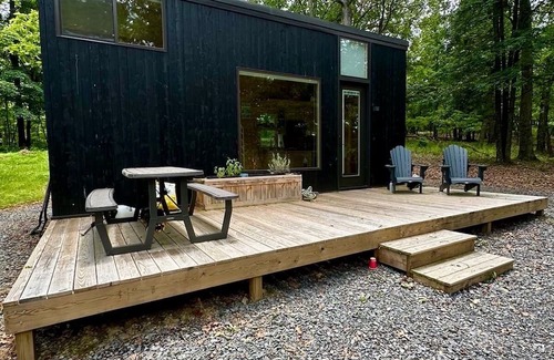 Romney Cabin | Cozy and private tiny home nestled into 15 acres of forest in West Virginia