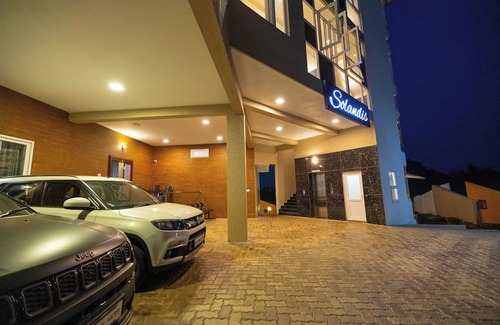 Udupi Apartment | 12-bedroom apartment in superb Manipal with AC, WiFi. Live large