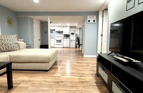 Westbury House | Newly Renovated Personal Apartment in Long Island