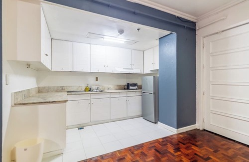 Bel-Air Condo | Cozy condo with WiFi and AC in awesome Makati