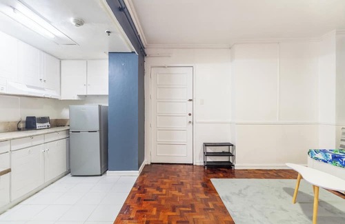Bel-Air Condo | Cozy condo with WiFi and AC in awesome Makati