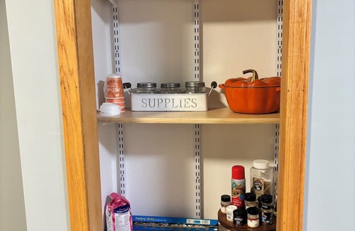 Lansing Apartment | Apartment with WiFi above laundromat in Main Street in Lansing