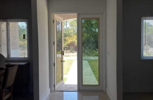 Williams Town House | Charming 3-bedroom house with AC, WiFi in lovely Freeport
