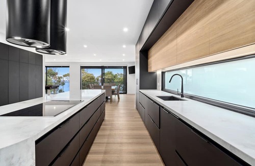 Lorne House | Panoramic Delight