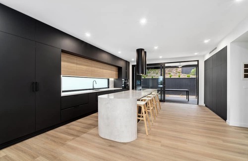 Lorne House | Panoramic Delight