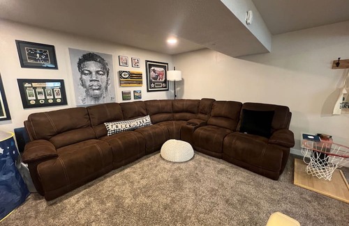 Cedar Rapids - Iowa City House | Executive, nursing & corporate travelers - 3br/2ba entire home close to highway!