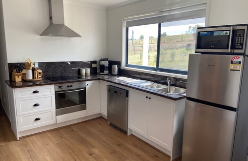 Korumburra Cottage | Stunning Country Views @ Oak Vue Cottage