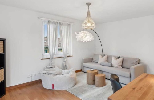 Langstrasse Apartment | Simple & Convenient 2BR in Zürich City