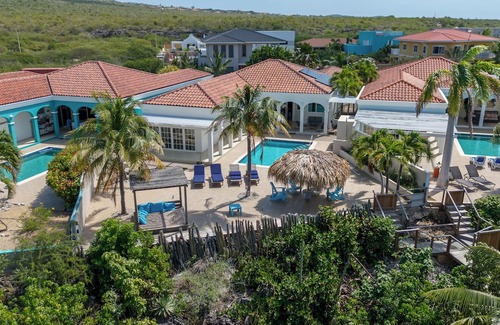 Sabadeco House | Crown Ridge 12 – Oceanfront home with private pool & infant of a dive site