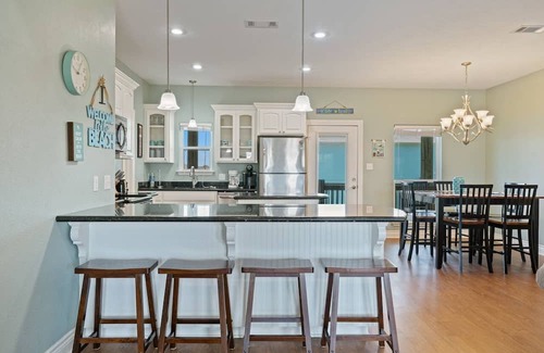 Port Bolivar House | Pelican Post - Beachside home with easy beach access