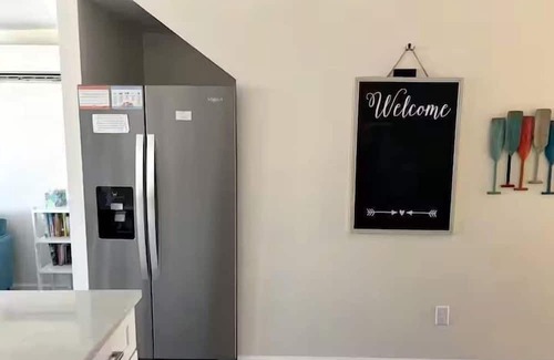 Cape Charles House | Firepit/BBQ, Minutes to Beach & Park | Deja Blu II