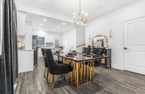 Niagara Falls Apartment | Stylish *NEW* 2BR Suite| 2.5Baths | Close to Falls