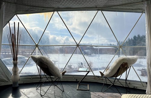 Amaranth Cabin | Enjoy the lovely setting of this romantic spot in nature.