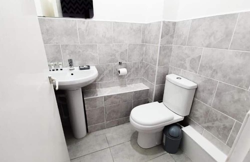 Mansewood Apartment | Bemersyde Guest House : Studio 5nn