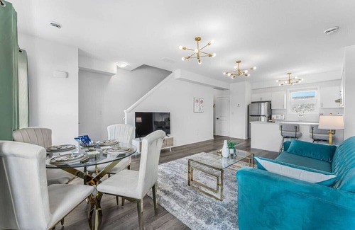 Niagara Falls Apartment | LUX - Designer Penthouse Apt with Rooftop And Parking