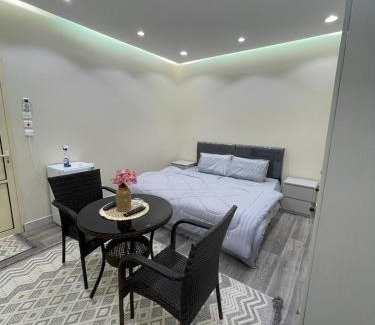 Al Wajh Apartment | ريم الوجه غرفة مع دورة مياة للعزاب طابق علوي