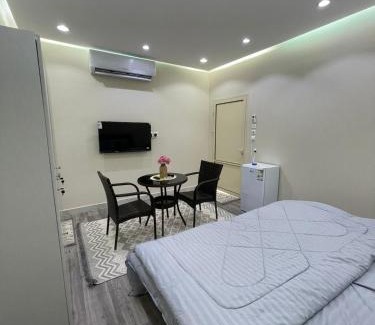 Al Wajh Apartment | ريم الوجه غرفة مع دورة مياة للعزاب طابق علوي