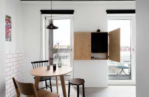 Pelgulinn Apartment | Spacious Studio with Kitchen