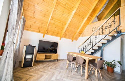 Crasna Cabin | Cabana A lakeview