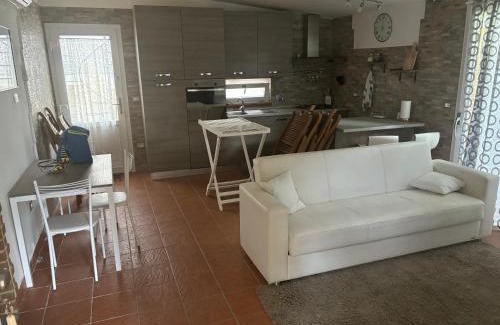 Fondi House | Villa residenziale in un villaggio