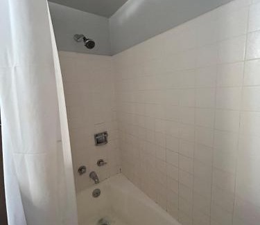 Garden City Hotel | Simple Motel Stay Suite