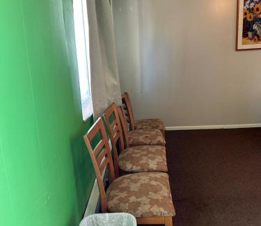 Garden City Hotel | Simple Motel Stay Suite