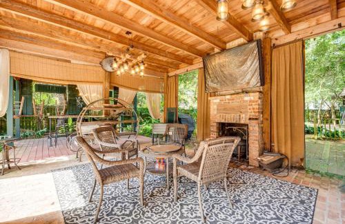 New Roads House | Whimsical New Roads Home Less Than 1 Mi to Main Street!