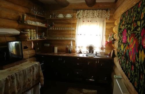 Dobrovat House | Pensiunea Rădăcina