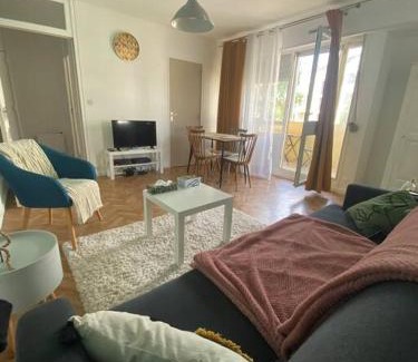 Lion d'Or - Gilarderie Apartment | Appartement lumineux avec busway à proximité